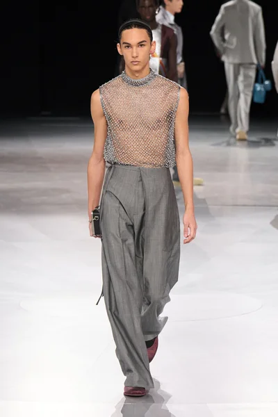 Look 43